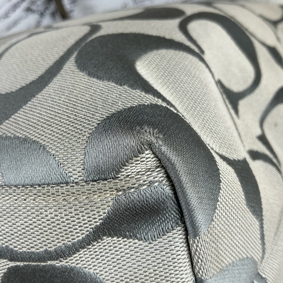 Coach Hamptons Bag Gray Silver White Signature Hand Shoulder Crossbody Purse - Picture 13 of 16